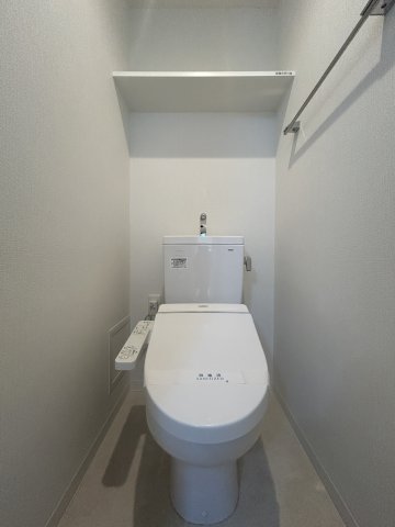 ケーディーエックスレジデンス上野毛407号室 トイレ