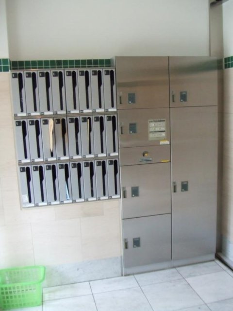 ヴェローナ戸越銀座8階 宅配BOX