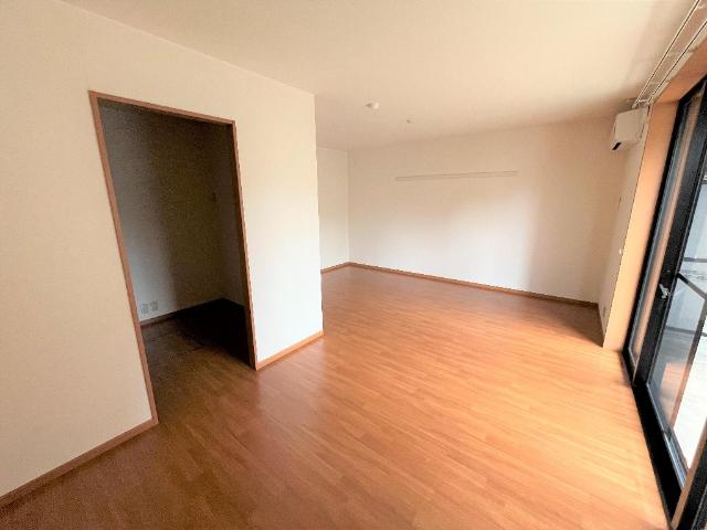 サザン・ウィンド・湘南・Ｇ106号室 リビング