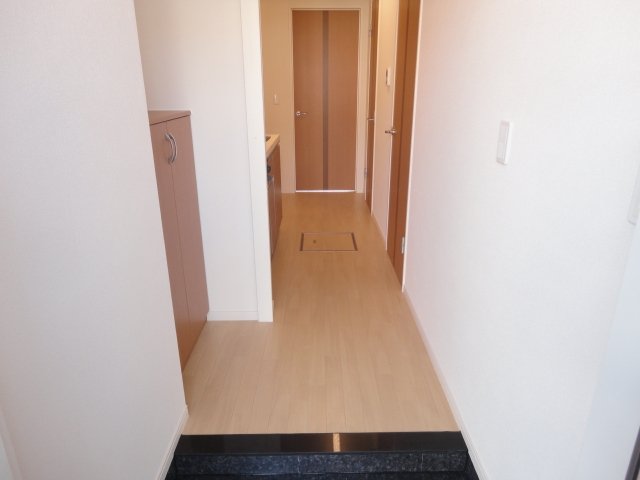 ＢＥＬＬ　ＧＲＡＣＥ（ベル　グラース） 玄関～キッチン