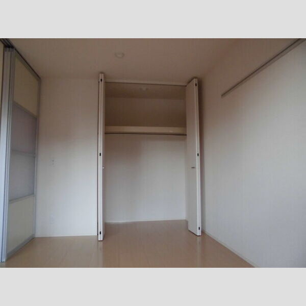 PARK　HILLS　MIYAKO　E203号室 洋室