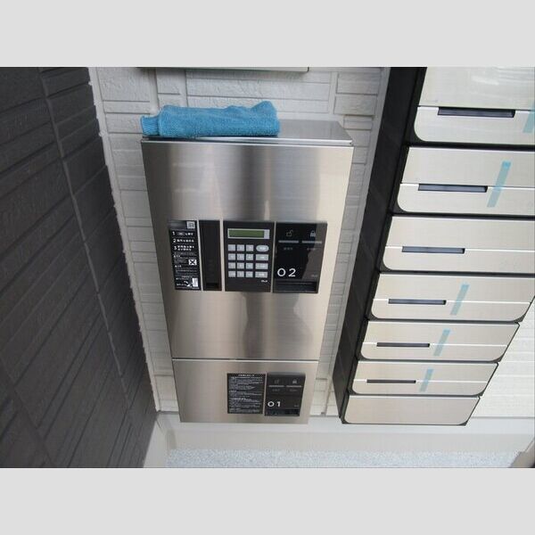 クレスト谷原 宅配ボックス