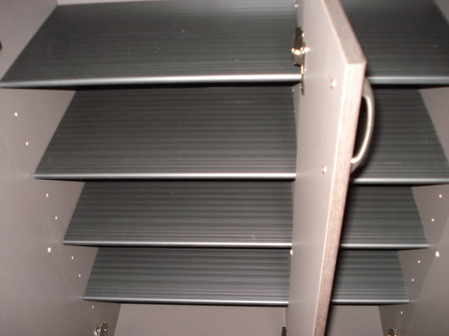 コンフォートレジデンス103号室 下駄箱