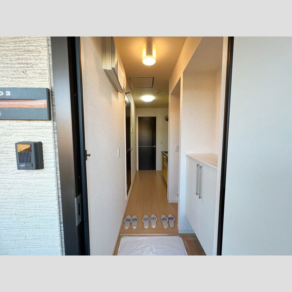 モナリエ稲荷町203号室 玄関