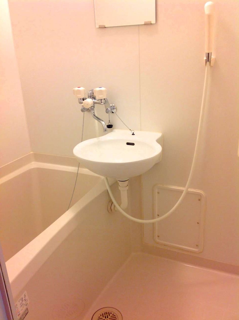 レオパレスクエスト208号室 人気のバストイレ別です！