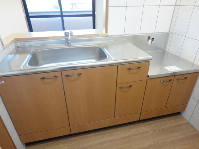 ＴＩＡＲＡ（ティアラ）101号室 キッチン