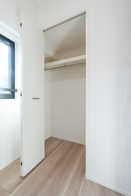 ドゥーエ日暮里Ⅲ4階 収納