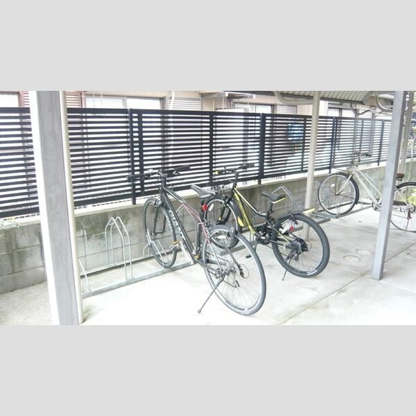 ベルデュールⅡ 駐輪場