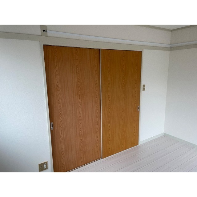 メゾン鶴間203号室 リビング