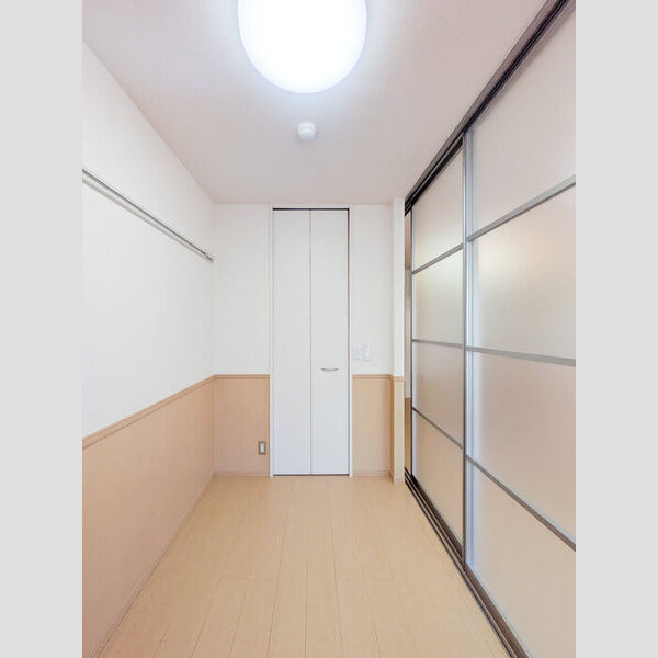 トレビナ中浦和103号室 洋室