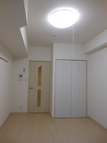 ガーラ・ヒルズ目黒東山1階 洋室