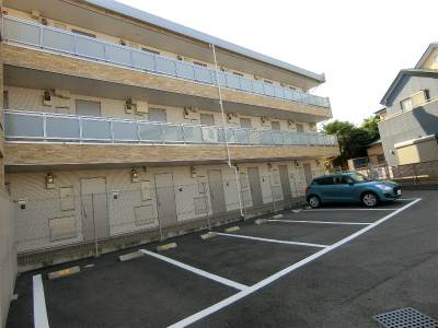 リブリ・サクラ 駐車場