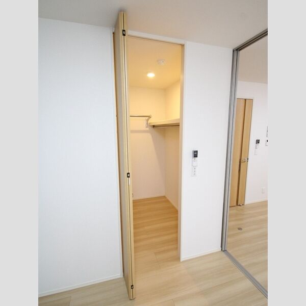 ティルタ　アユ103号室 ウォークインクローゼット