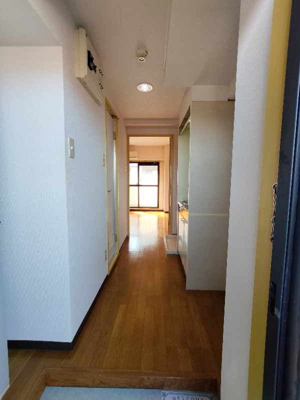 ヴィヴレワコー3階 玄関