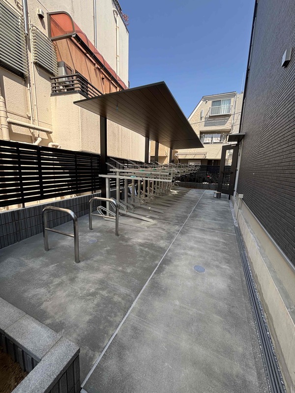 リブリ・ココシャンブル 駐車場