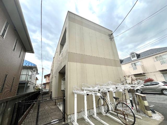 ピノアール101号室 外観写真（昼）
