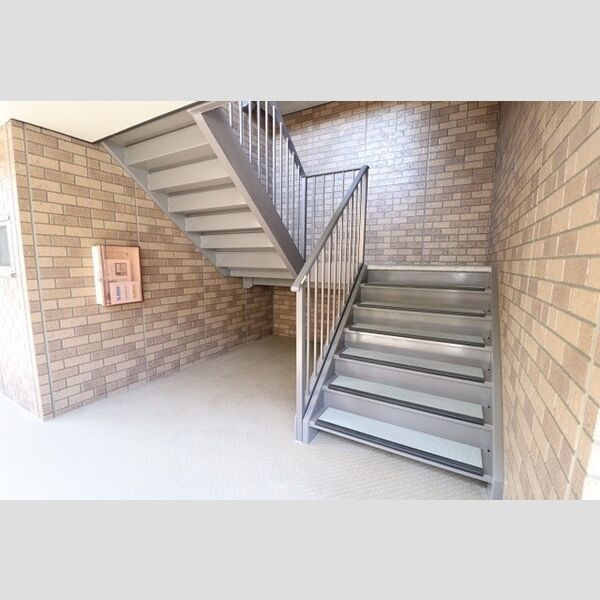 トミージュ 共用階段