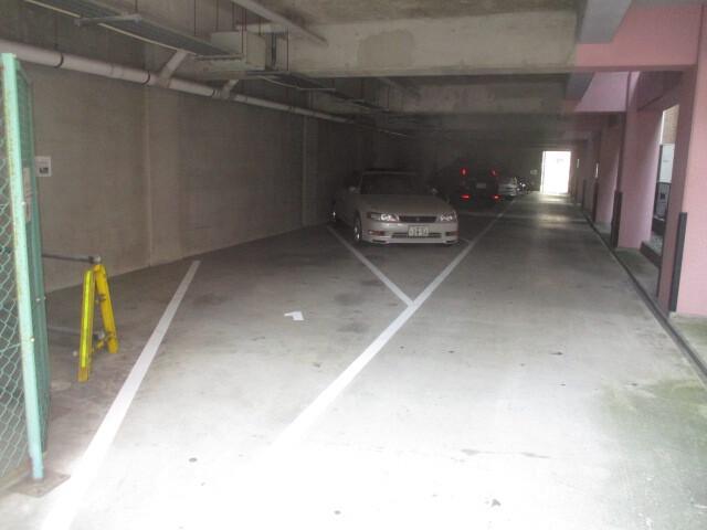 ロアジール浦安(E-052) 駐車場