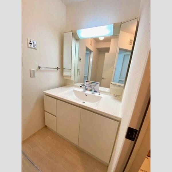 ラヴェール等々力 102号室　洗面所