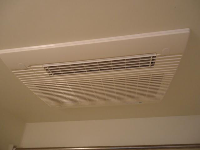 グランヴェール中島102号室 浴室乾燥機