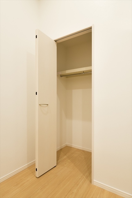 ライトミドル岩槻2階 クローゼット