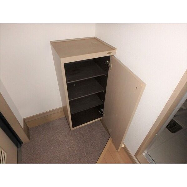 レジデンス三田(立川市) 玄関