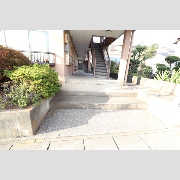 農住メゾン霞 エントランス