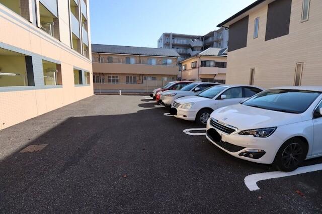 GENOVIA東川口2階 駐車場