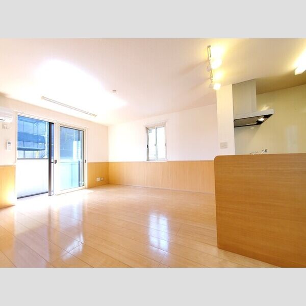 メゾン東山101号室 ※掃除前の写真です。