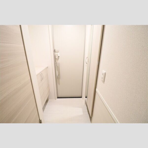 D-KISARIA　EⅠ205号室 玄関