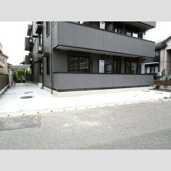 ネルンバ 駐車場(要空き確認)