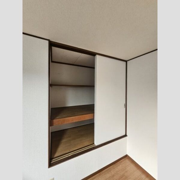 Y art105号室 収納