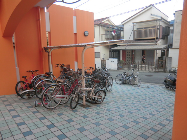 ラ・クラッセ西寺尾0706号室 駐輪場