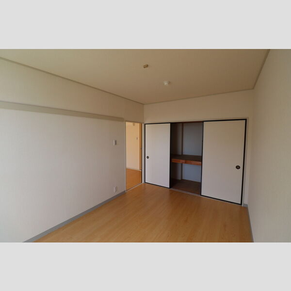 ビラ・ジュニペラス　C棟203号室 洋室6帖