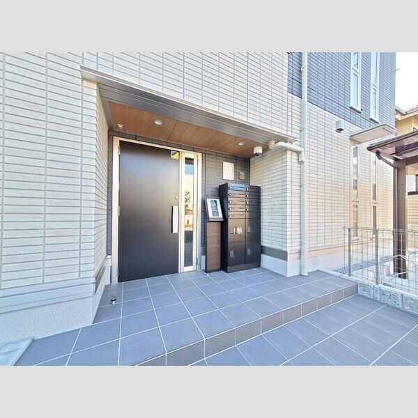 Gloire Court エントランス