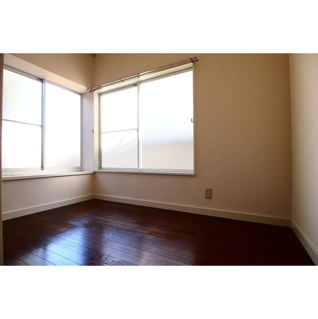 メゾンモモ ★明るい居室★