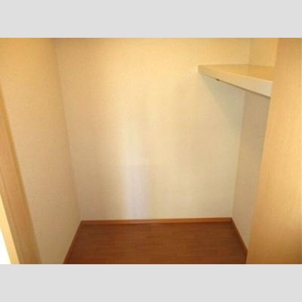 イーストサンハイム105号室 ウォークインクローゼット