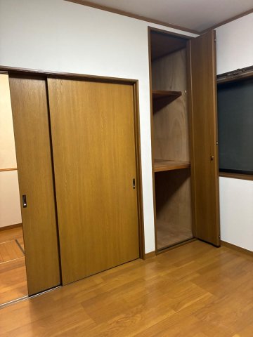 ペットと暮らす　ふじみ野　庭付き戸建て １階ダイニング 収納2