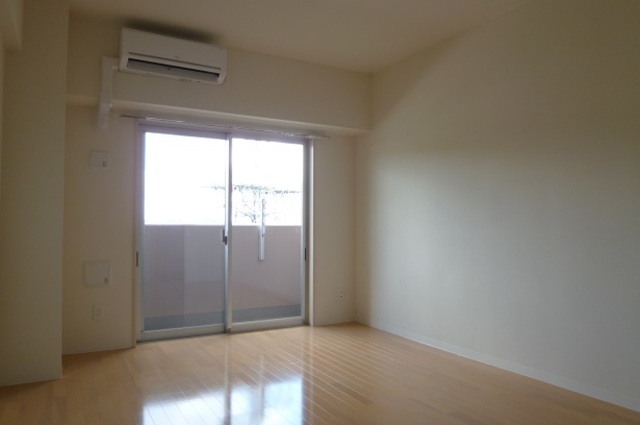 トレセリア大和田弐番館0503号室 リビング