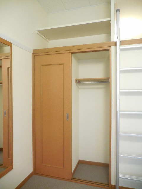 レオパレスドゥジェーム203号室 内観