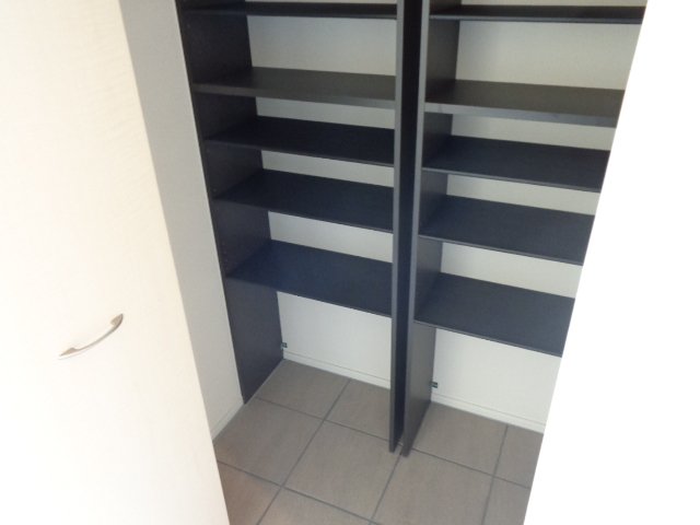 エルアージュ105号室 シューズクローゼット（イメージ）