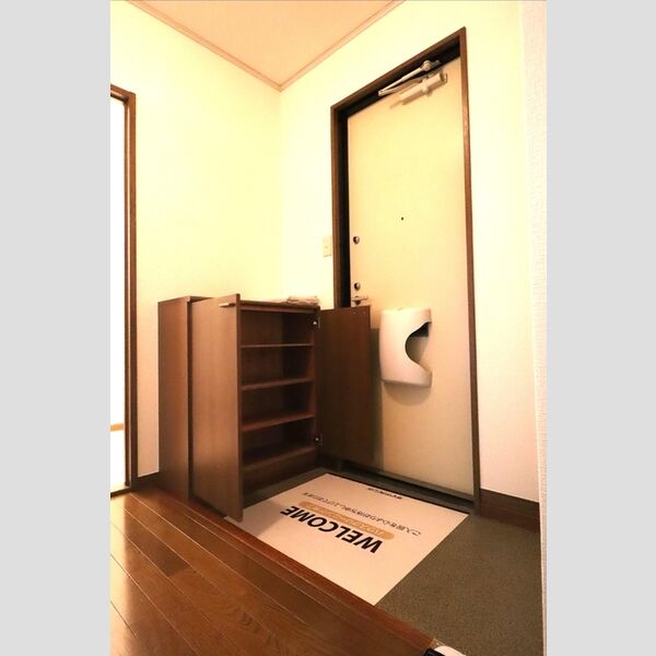 メゾンソレーユ 玄関