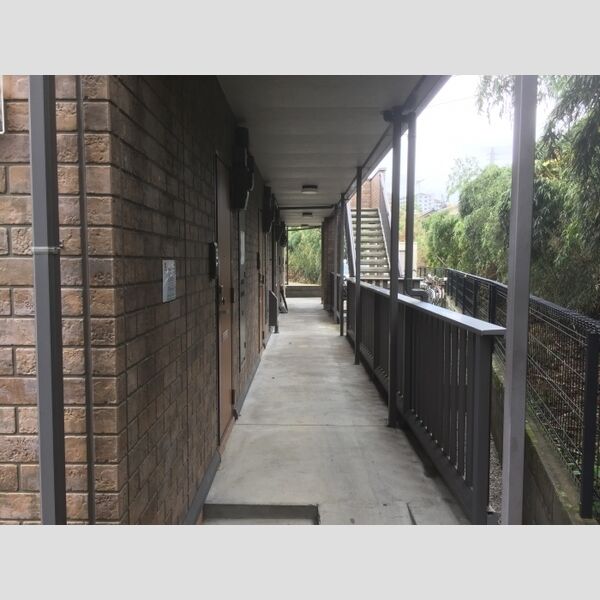 アルテール105号室 1階玄関前共用廊下