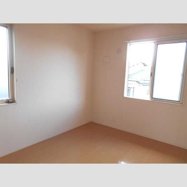 グランドソレーユ202号室 洋室