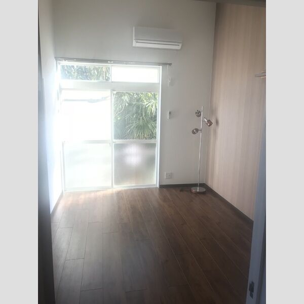 ローヤルハウス 洋室