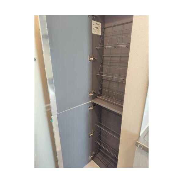 グランレジデンス102号室 玄関