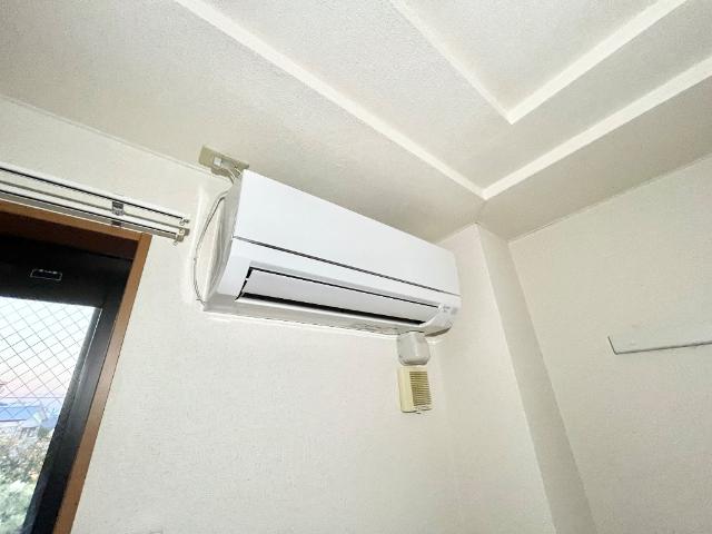 メゾン・ラクウショウ205号室 エアコン