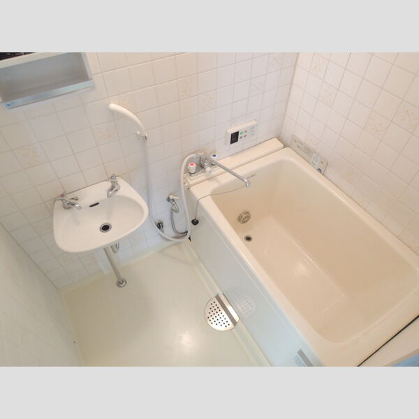 パーク・サイド杉浦　2 バスルーム(追い焚き機能付き)