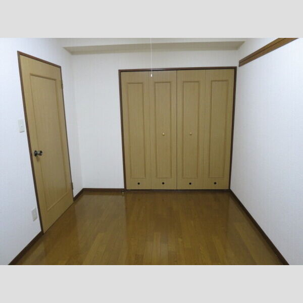 パインツリーコート203号室 洋室