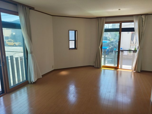 川越旭町2丁目 3LDK 2重窓 リビング